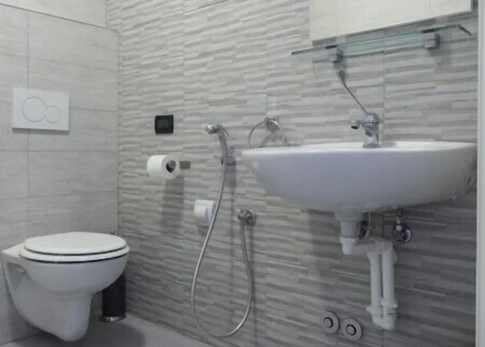 Easy Venice Rooms 1- 2 بيت ضيافة 3*